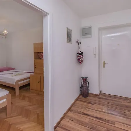Nansy Apartman Omiš
